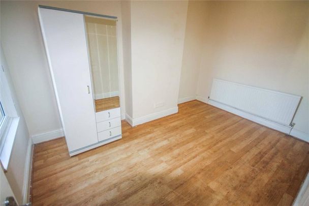 3 bedroom end of terrace house to rent - Photo 1