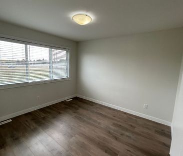 302 Burgess Crescent (Upper), Saskatoon Executive Family Home - Photo 5