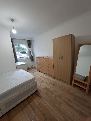 Room in a Shared Flat, Hornsey Road, N7 - Photo 4