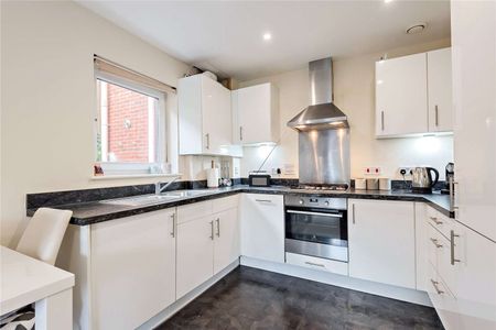 Modern one bedroom apartment in a convenient location for the town centre - Photo 4