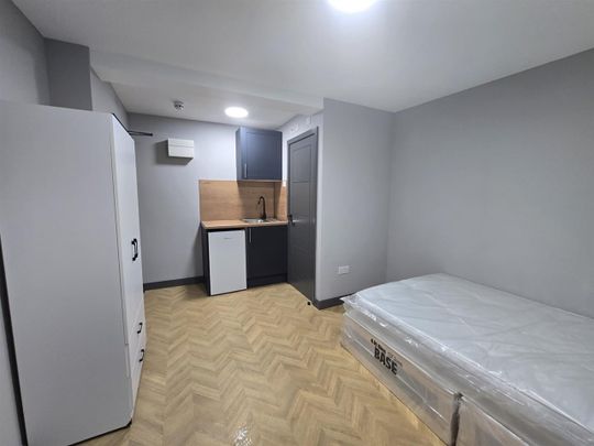 Studio Flat, Ferring Close, HA2 - Photo 1