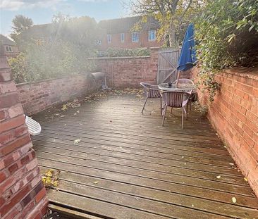 3 bedroom terraced house to rent - Photo 4