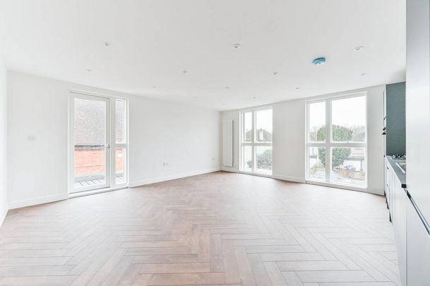 4 bedroom flat to rent - Photo 1