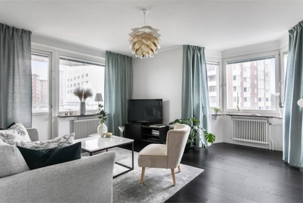 56 kvm 2:a i Sickla - Foto 1