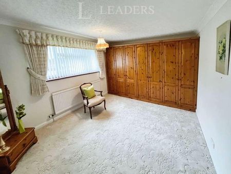 North Parade, Holbeach, PE12 - Photo 3