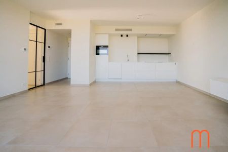 Luxe 2-slaapkamer appartement te huur in Oostende – Ensor Tower - Photo 2
