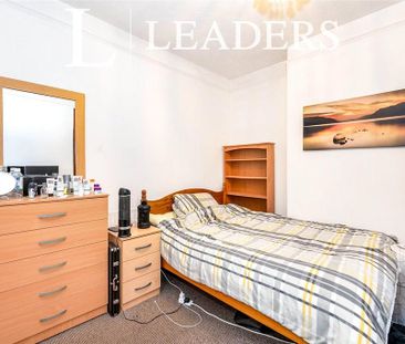 4 bedroom terraced house to rent - Photo 5