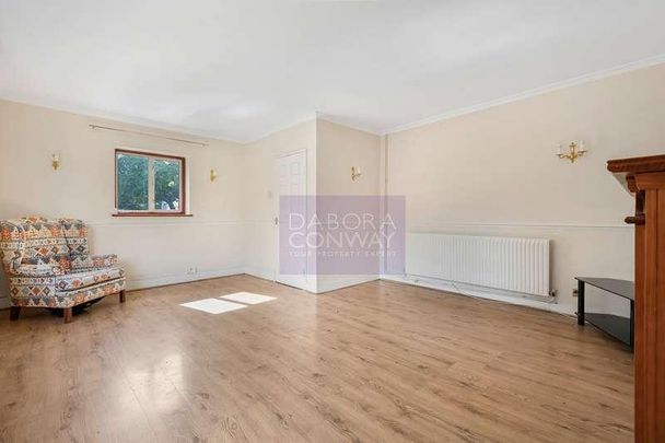 Lee View, Enfield, EN2 - Photo 1