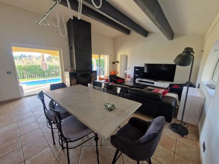 Location Maison 5 pièces 146m² LE ROURET 06650 - Photo 2