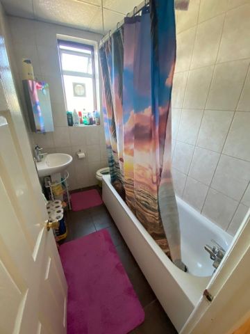 Room in a Shared House, Arlington Gardens, IG1 - Photo 5