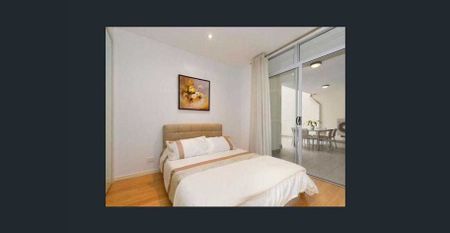 Stroll to James Street | Un-Furnished Spacious 2 Bedroom Unit - Photo 2