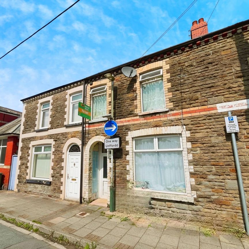 Windsor Street, CAERPHILLY - Photo 1