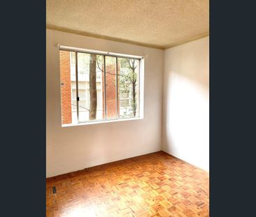 Well Presented First Floor Apartment - Photo 4