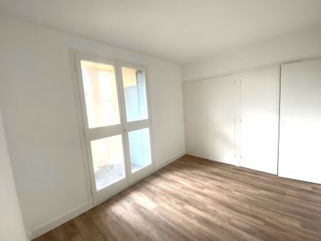 - AUREILHAN - T4 de 72 m2 avec BALCON - - Photo 3