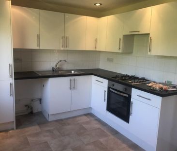 2 bedroom semi-detached house to rent - Photo 5