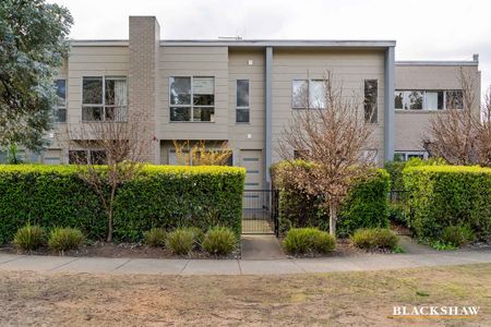 Tidy Townhouse! - Photo 2
