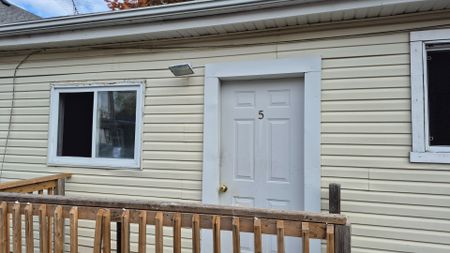 For Lease - 74 Queens Circle Unit# 5, Fort Erie, Ontario - Photo 5