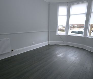 Aitken St, Bed Unfurnished Apartment, Dennistoun – Available 01/11/... - Photo 6