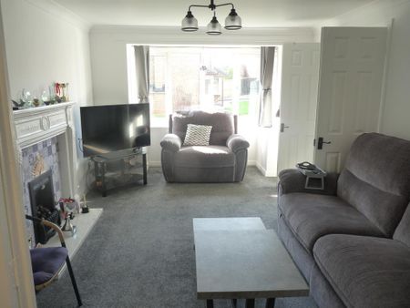 3 bedroom detached house to rent - Photo 5