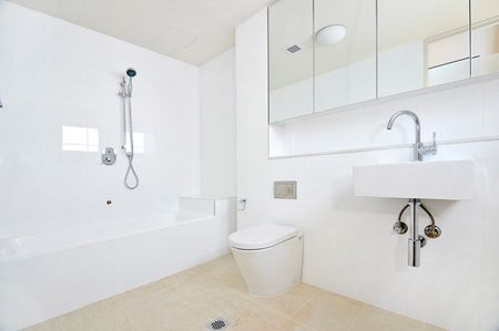 9/99 Eastern Valley Way, Castlecrag NSW 2068 - Townhouse For Rent | Domain - Photo 3