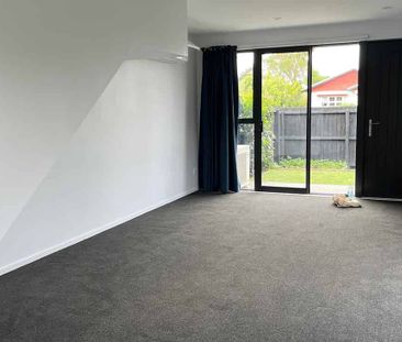 Modern 2BR Townhouse with Vege Patch in Sydenham - Photo 3