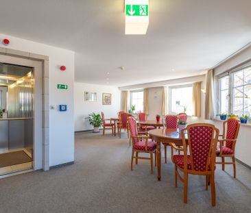 SENIORENRESIDENZ: TOP 2 Zimmer Wohnung mit Balkon in Ottobrunn - be... - Photo 4