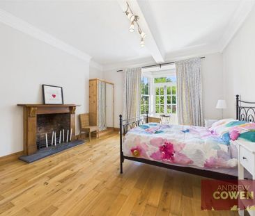 3 bedroom flat to rent - Photo 4