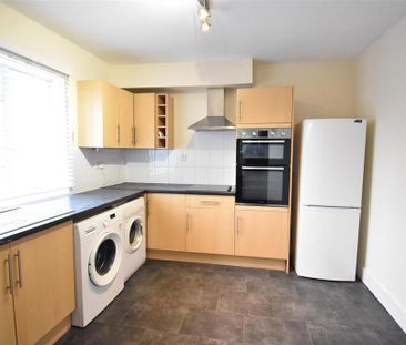 3 bedroom flat to rent - Photo 5