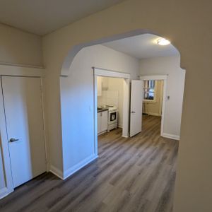 One Bedroom plus a den! - Photo 3