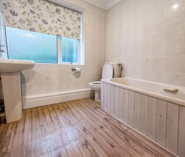 4 bedroom semi-detached house to rent - Photo 6