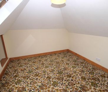 4 bedroom semi-detached house to rent - Photo 3