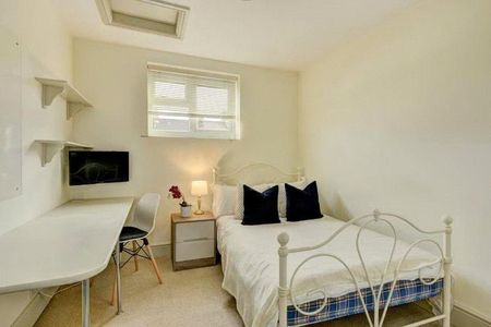 5 bedroom terraced house to rent - Photo 5