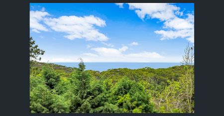 Spacious Beachside Family Home – Just a Short Walk to the Beach! - Photo 4