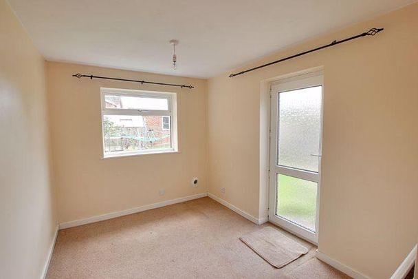 2 bedroom semi-detached bungalow to rent - Photo 1