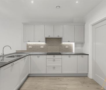 Lanesbourough street, Green park Village, reading - Photo 1