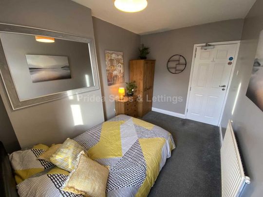 1 bedroom in a house share to rent - Photo 1