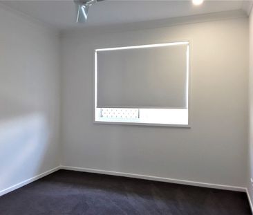 BEAUTIFUL SPRING MOUNTAIN 4 BEDROOM 2 BATHROOM HOME - Photo 1