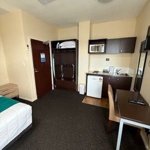Chic Studio Unit in Otahuhu! - Photo 2