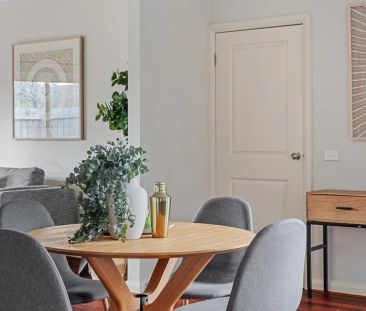 Spacious & Stylish 2-Bedroom Home in Private Bonbeach Location - Photo 3