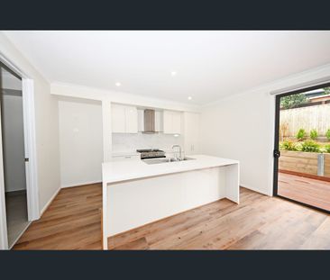 12a Oak Hill Road, Mount Waverley, Vic 3149 - Photo 2