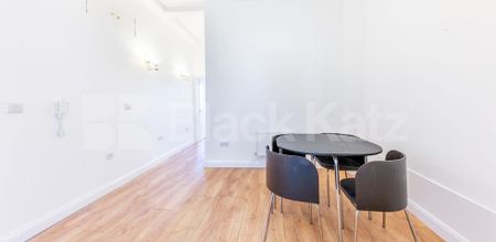 Two double bedrooms in the heart of Camden mins to Regents Park and Tube - Photo 3