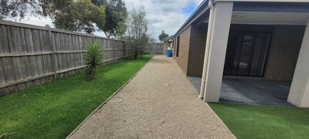 Comfortable Family Living in a Prime Location - Photo 4