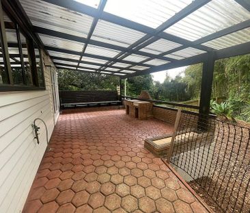 Great space and convenience in Te Atatu South - Photo 2