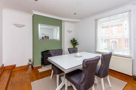 3 bedroom terraced house to rent - Photo 3