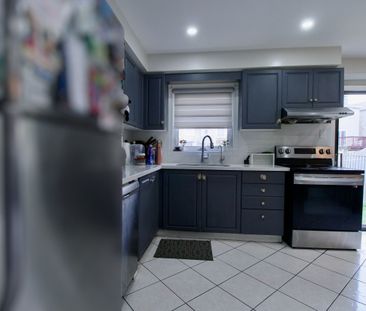 For Lease - 5125 Salishan Circle, Mississauga, Ontario - Photo 2
