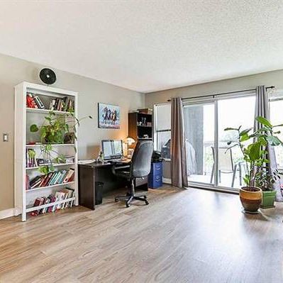 2 Bedroom + Den - Langley Central - Photo 4