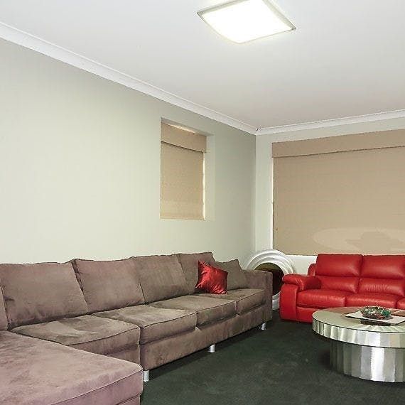 Family Home 4 x 2! - Photo 1