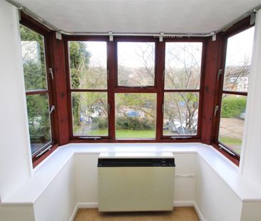 Eaton Avenue, High Wycombe - Photo 2