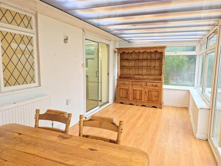 2 bedroom semi-detached bungalow to rent - Photo 2