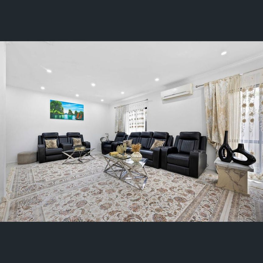 Luxury Two-Storey Residence in Prestigious Mawson Lakes - Photo 1